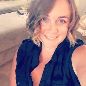 Meet your Posher, Elizabeth